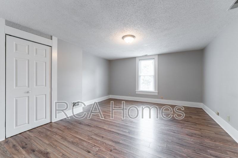 1603 Woodlawn Ave - Photo 6 of 13