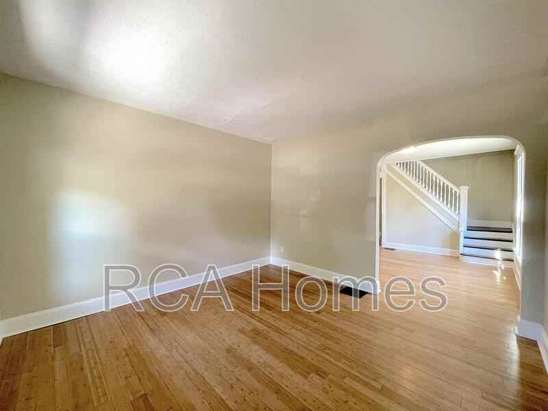 1555 Barth Ave - Photo 2 of 16