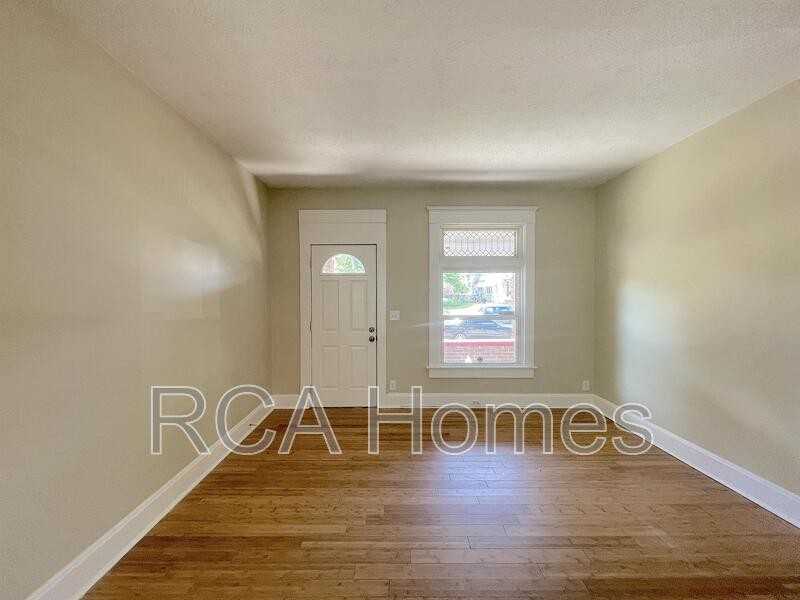 1555 Barth Ave - Photo 3 of 16