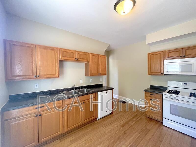 1555 Barth Ave - Photo 4 of 16