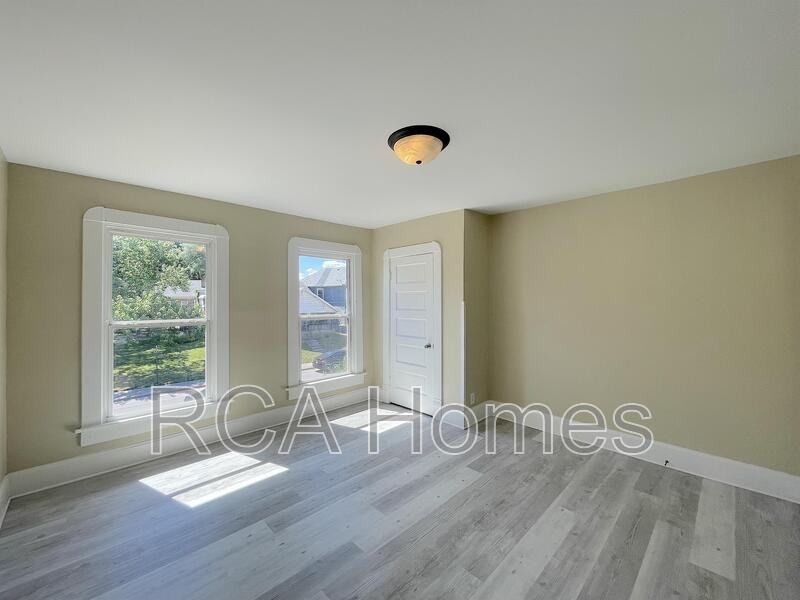 1555 Barth Ave - Photo 7 of 16