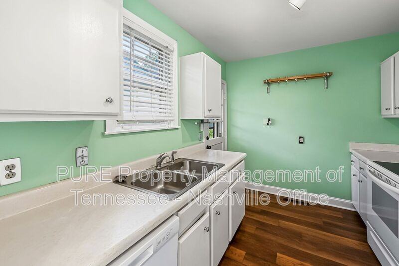 5655 Kendall Dr - Photo 5 of 18