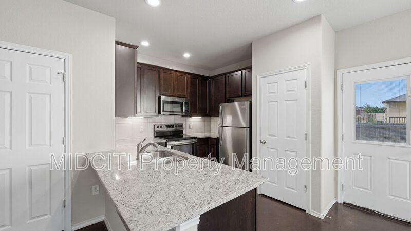 1134 Renee Way - Photo 3 of 27