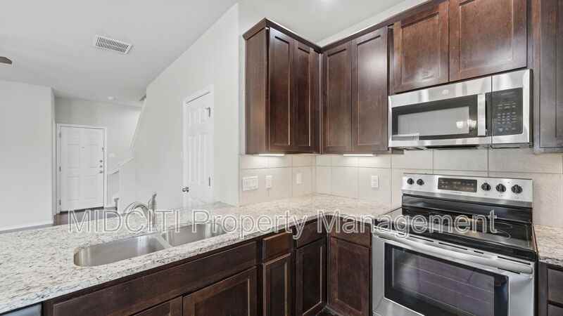 1134 Renee Way - Photo 4 of 27