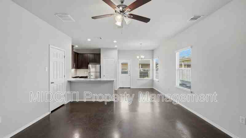 1134 Renee Way - Photo 7 of 27