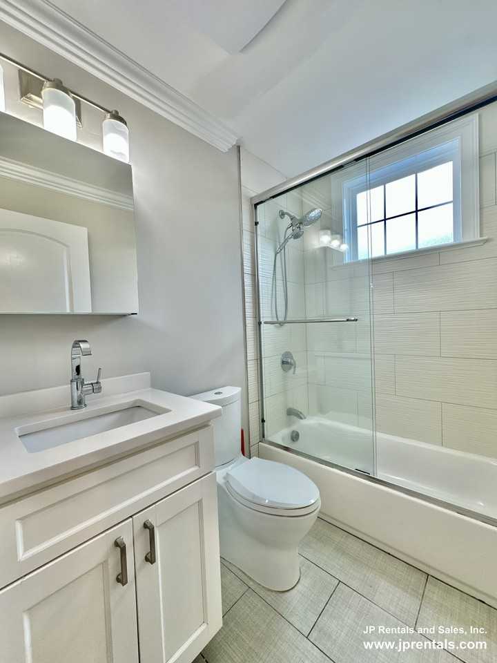 3411 Washington St #1 - Photo 4 of 9