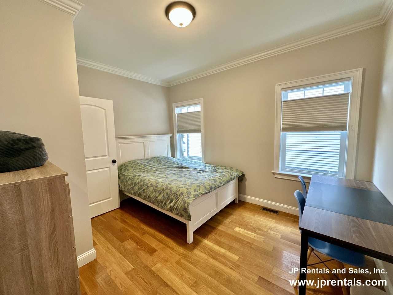 3411 Washington St #1 - Photo 5 of 9