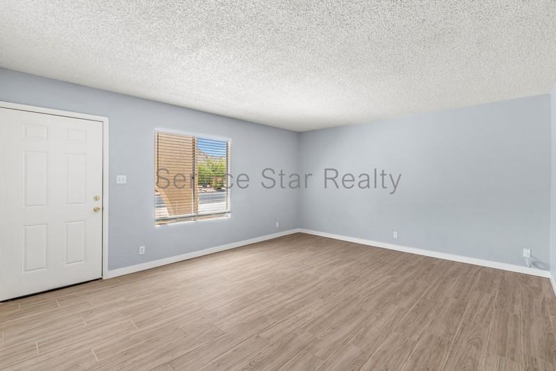 13027 N 28th St - Photo 5 of 23
