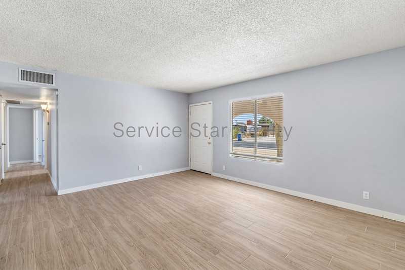 13027 N 28th St - Photo 6 of 23