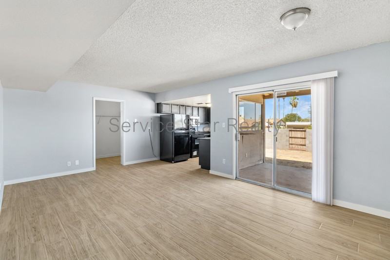 13027 N 28th St - Photo 7 of 23