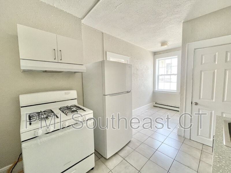 92 Truman St #2 - Photo 4 of 8