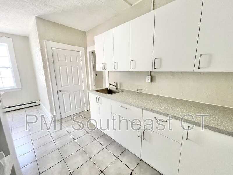 92 Truman St #2 - Photo 5 of 8
