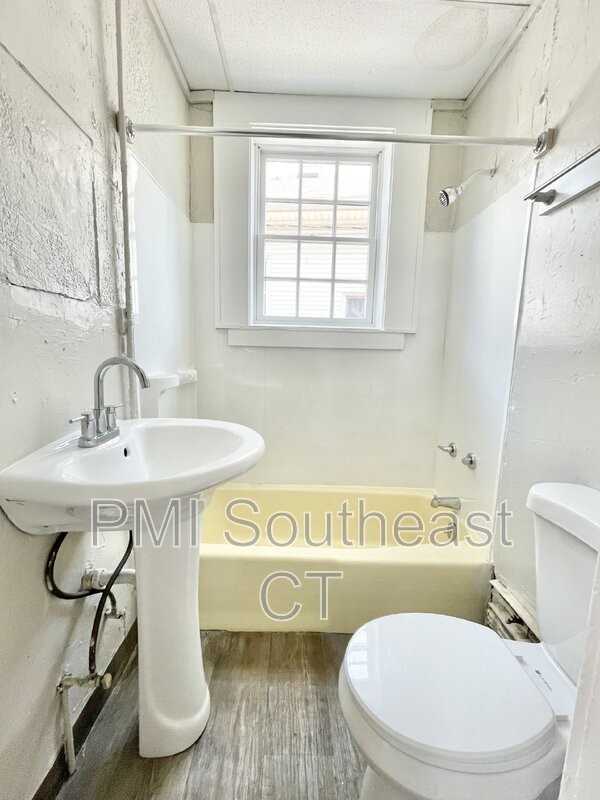 92 Truman St #2 - Photo 6 of 8