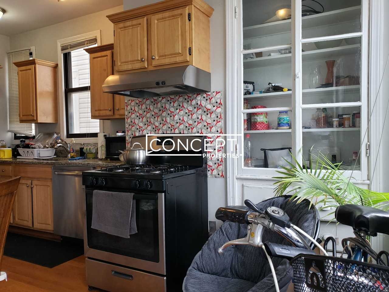 358 Princeton St #2 - Photo 5 of 30