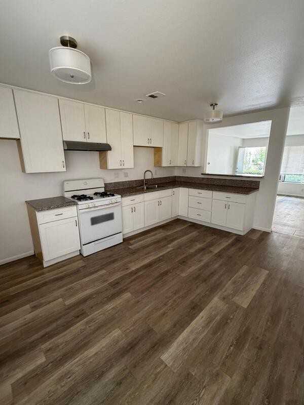 263 S Lemon St #B - Photo 4 of 13