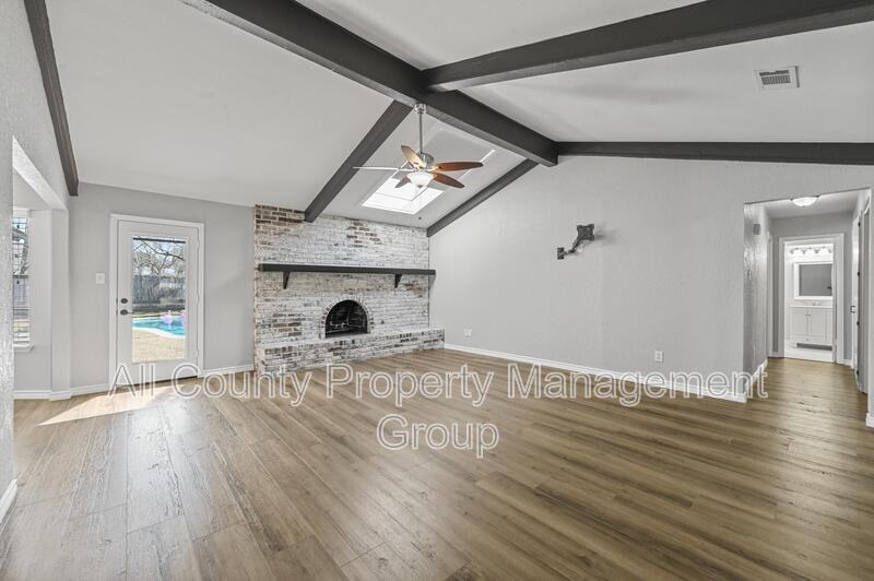 3108 Shady Brook Dr - Photo 3 of 22