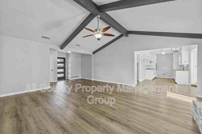 3108 Shady Brook Dr - Photo 4 of 22