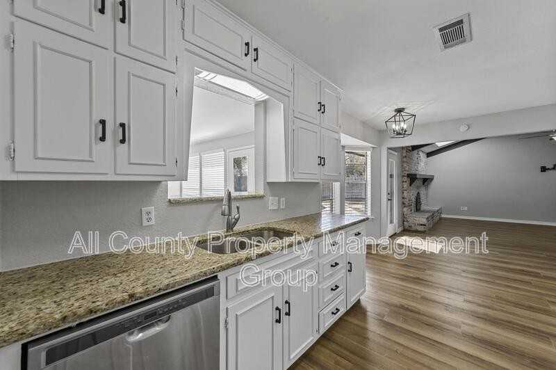 3108 Shady Brook Dr - Photo 6 of 22