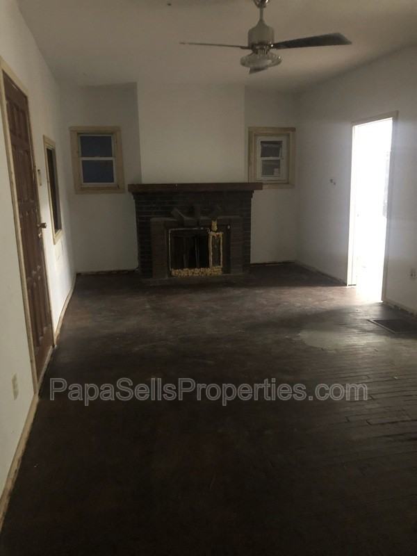 327 E Stuart Ave - Photo 5 of 11
