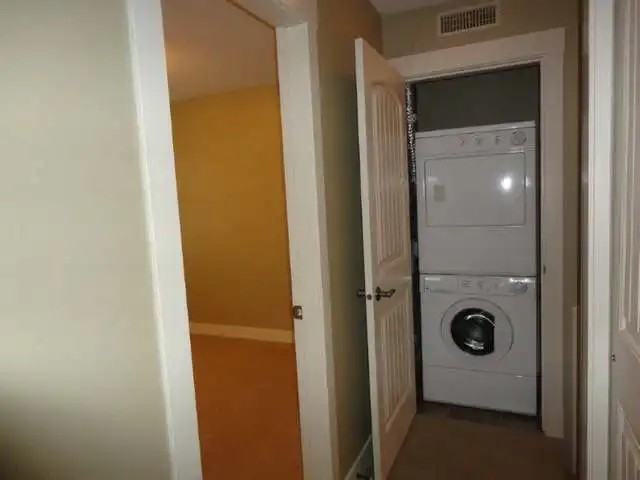 576 Nicola St #14 - Photo 3 of 9