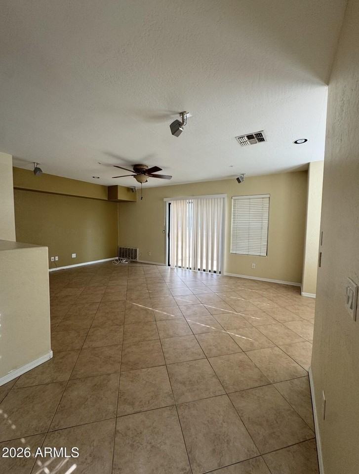 724 S Beck Ave - Photo 3 of 6