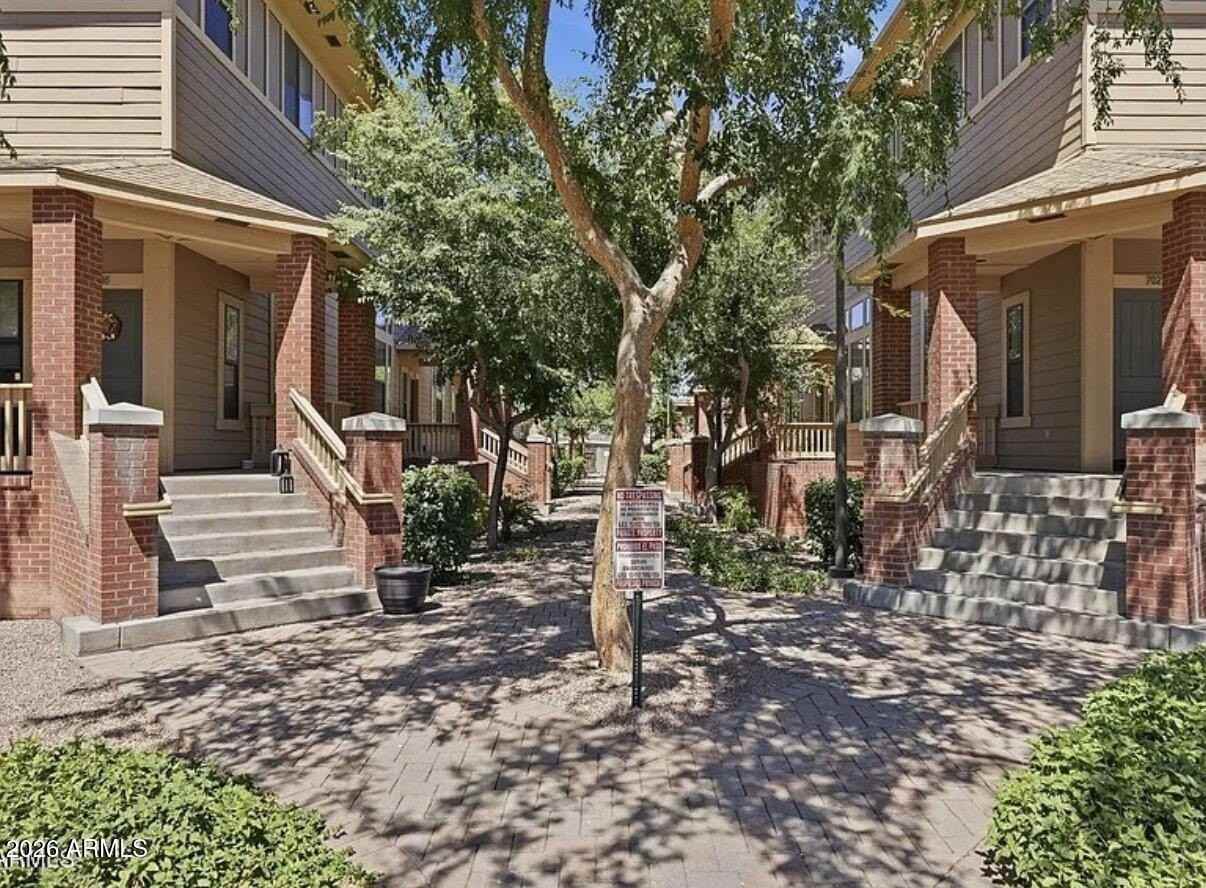 724 S Beck Ave - Photo 4 of 32