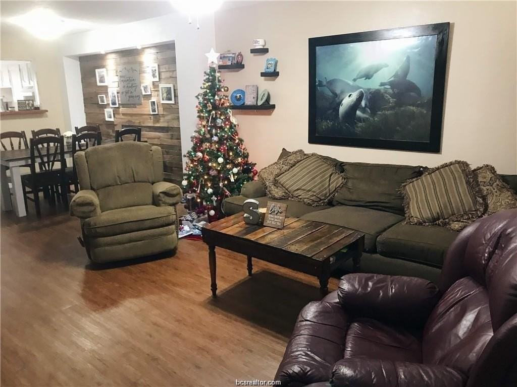 3923 Old Oaks Dr #16 - Photo 3 of 14
