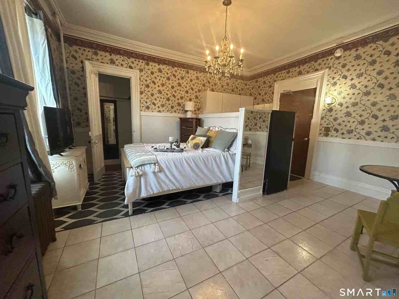 40 Franklin St #8 - Photo 3 of 12