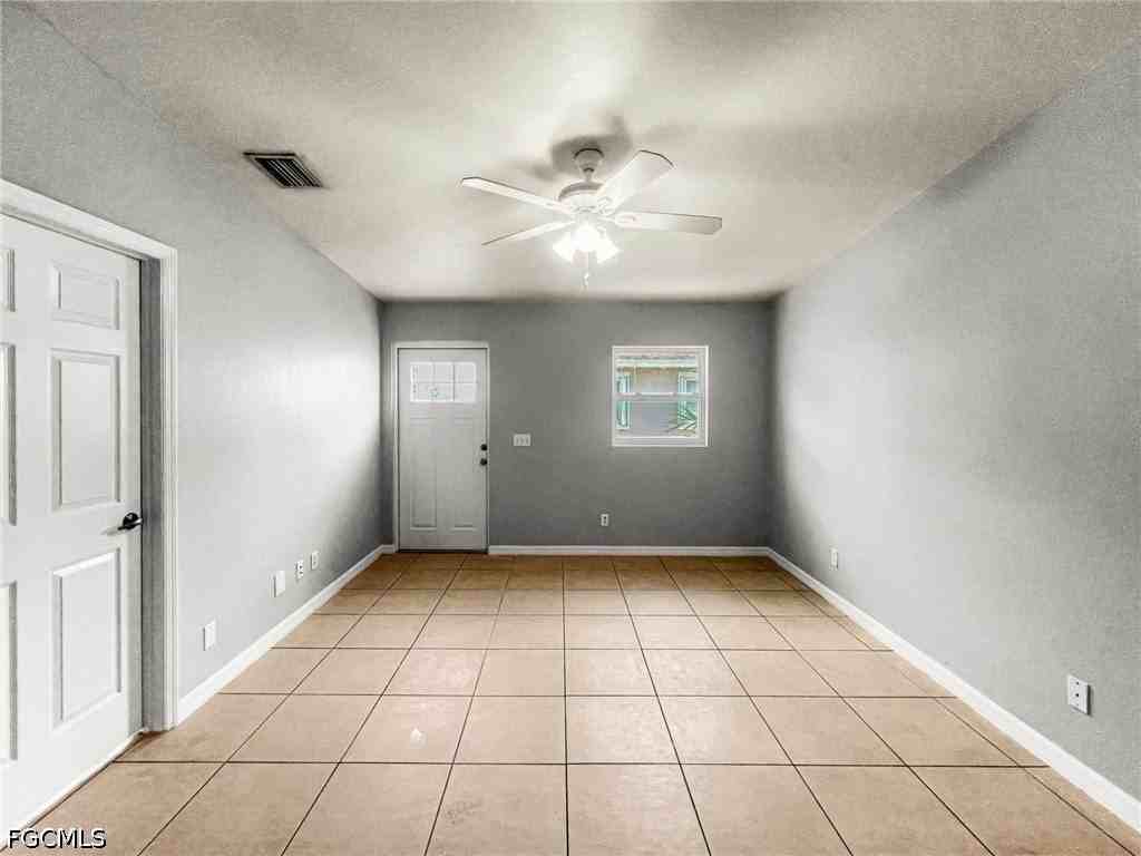 1321 Se 8th Ave #2 - Photo 7 of 28