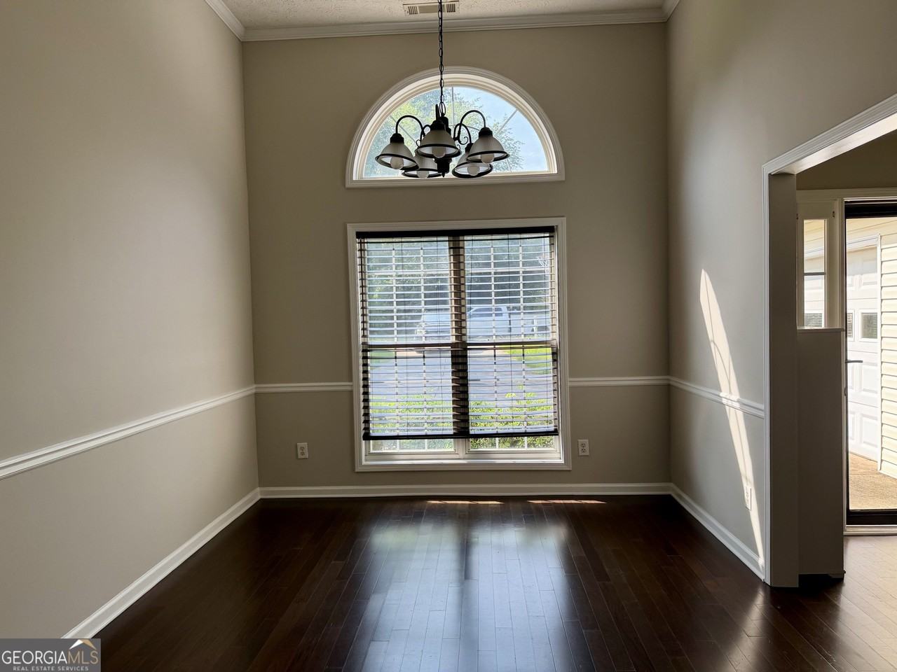 6130 Devonshire Dr - Photo 4 of 11