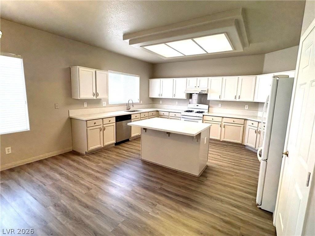 8504 Crest Hill Ave - Photo 3 of 6