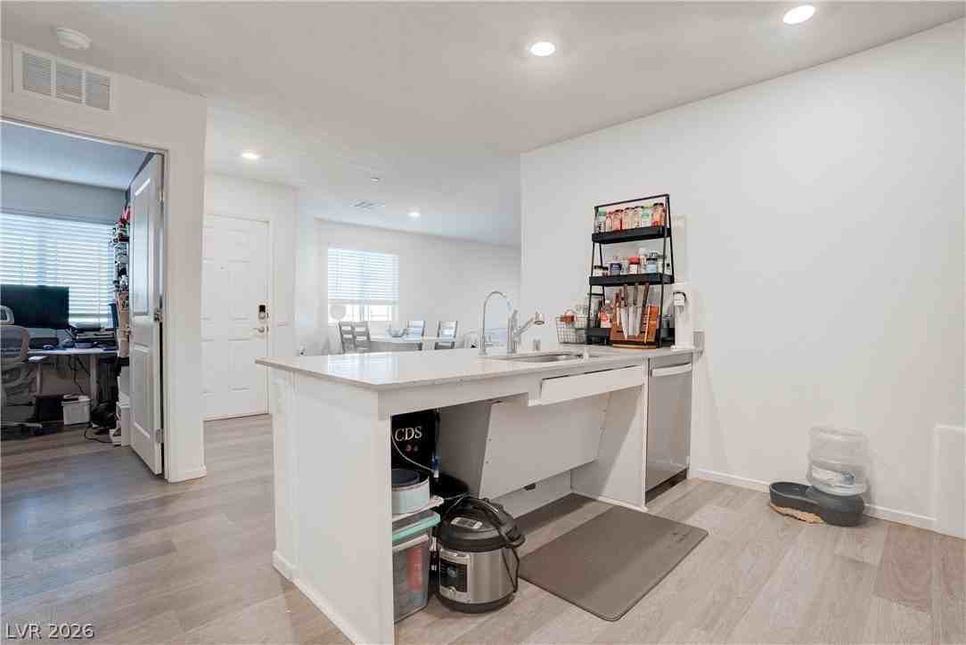 7890 Aurora Sky St #2 - Photo 7 of 47