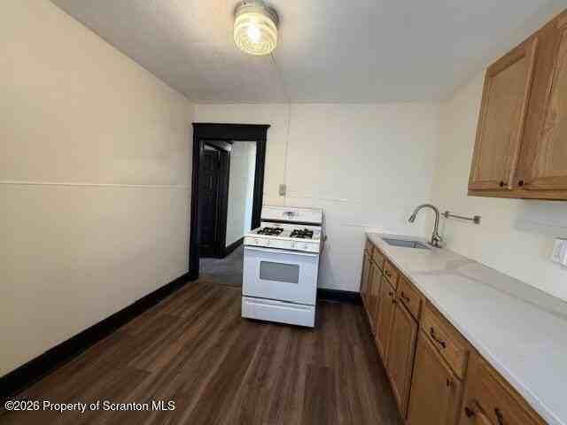 610 Moosic St #B - Photo 3 of 13