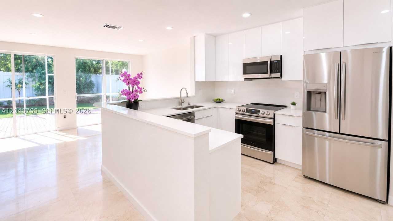 9805 Nw 45th Ln - Photo 2 of 15