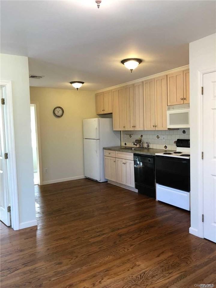 495 Montauk Hwy - Photo 3 of 14