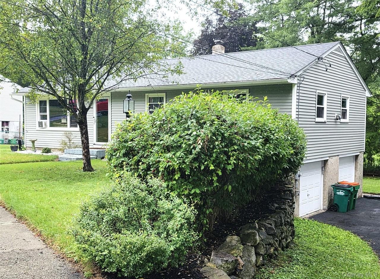 4 South Ct - Photo 2 of 25