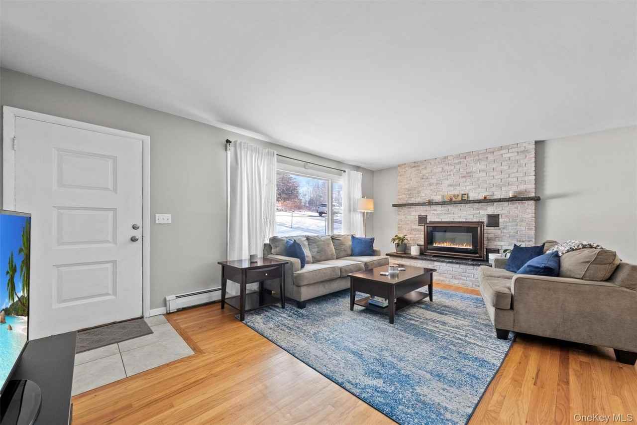 4 South Ct - Photo 5 of 25