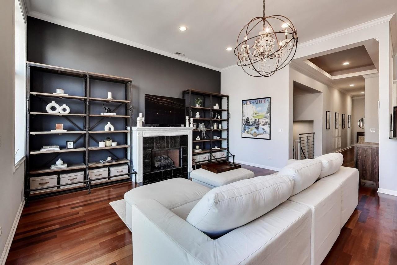 1417 W Chicago Ave #3 - Photo 3 of 36