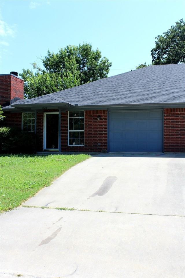 1803 Park Pl - Photo 2 of 40