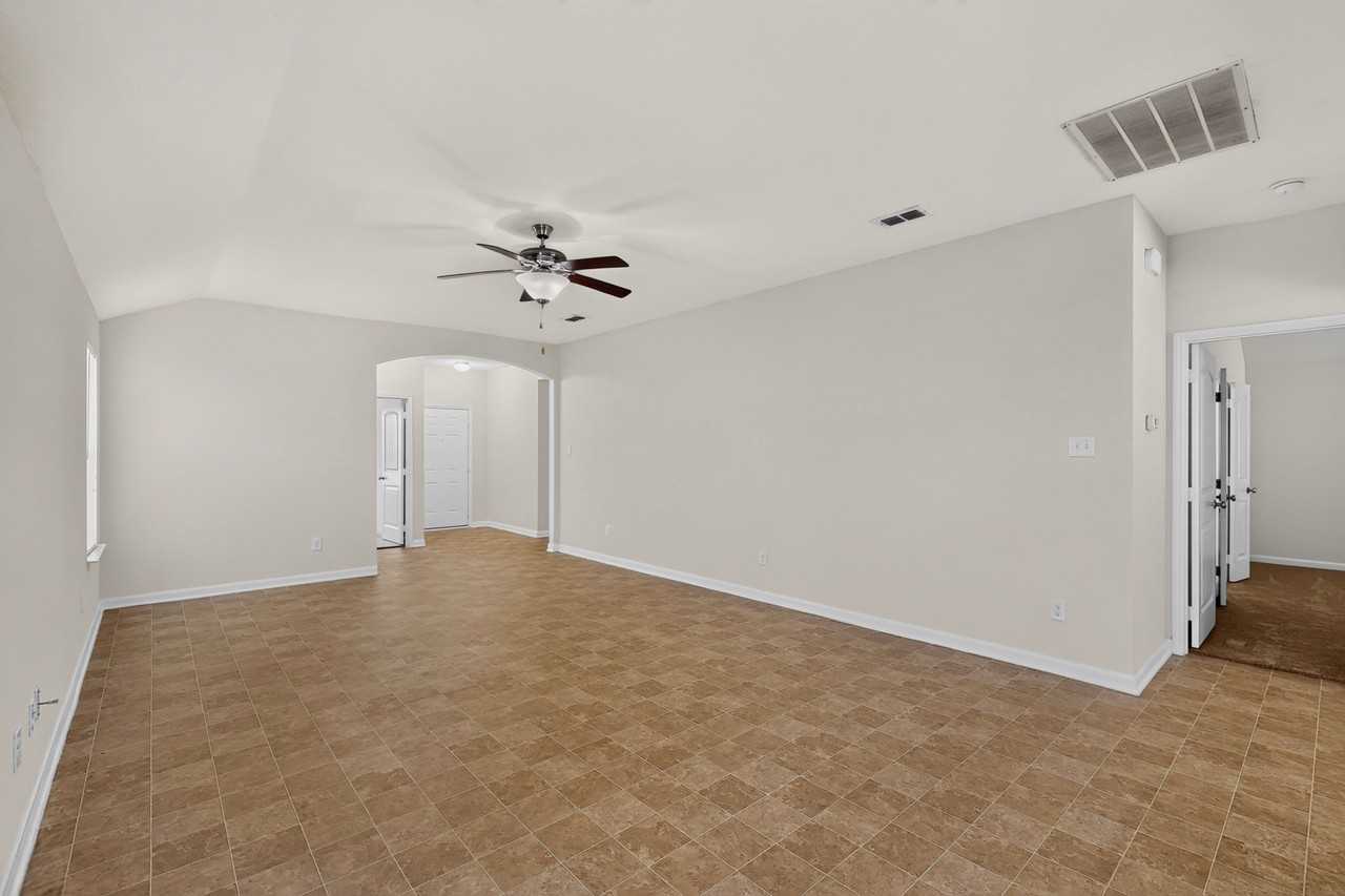 4029 Saint Christian St - Photo 5 of 40