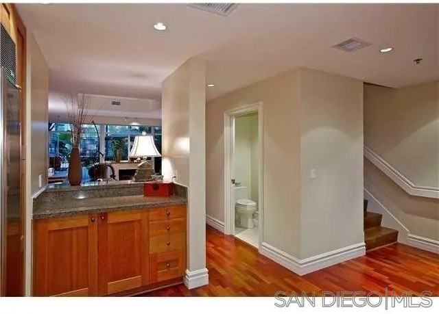 744 W Harbor Dr - Photo 5 of 23