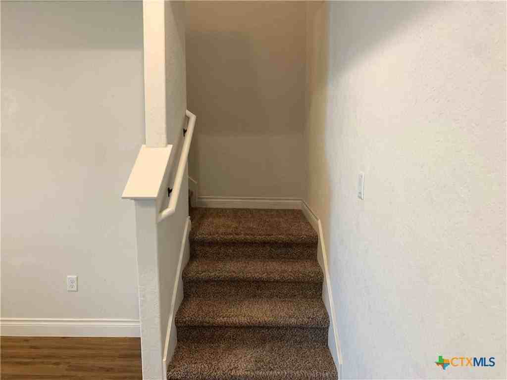 319 Untermaier St - Photo 6 of 18