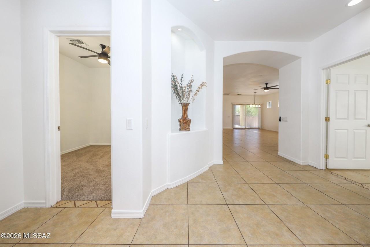 10401 E Yew Pl - Photo 3 of 26