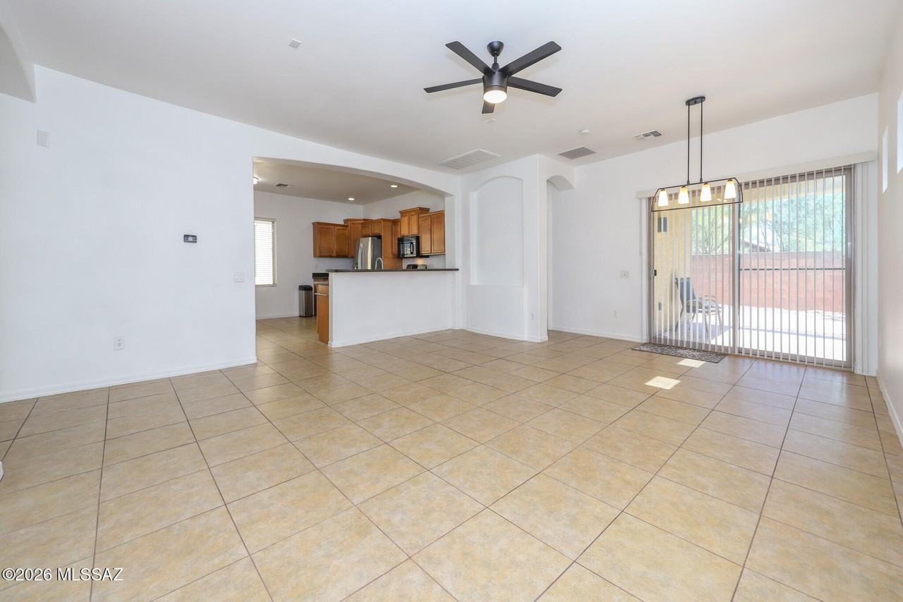 10401 E Yew Pl - Photo 4 of 26