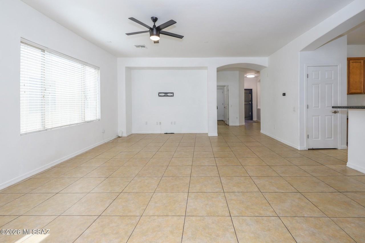 10401 E Yew Pl - Photo 5 of 26