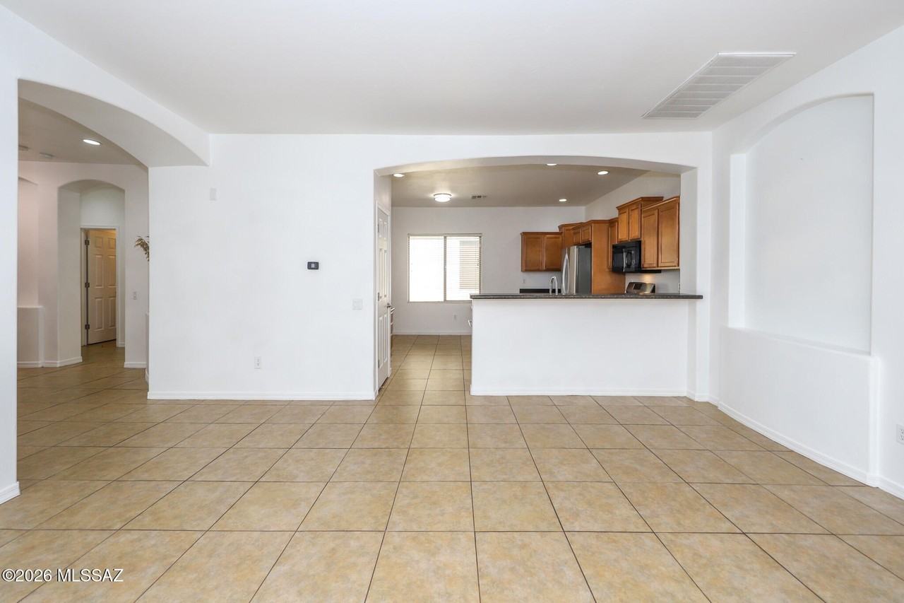 10401 E Yew Pl - Photo 6 of 26