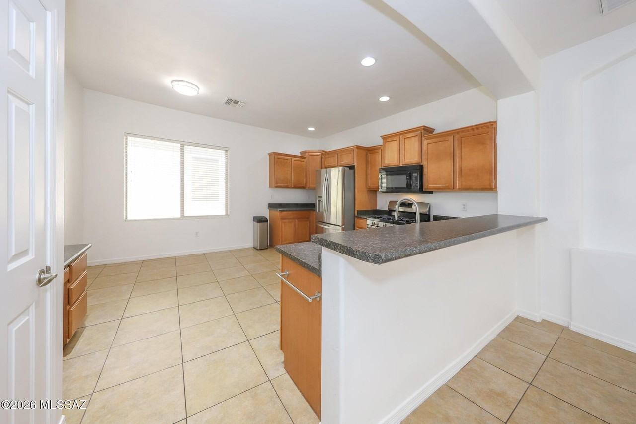 10401 E Yew Pl - Photo 7 of 26
