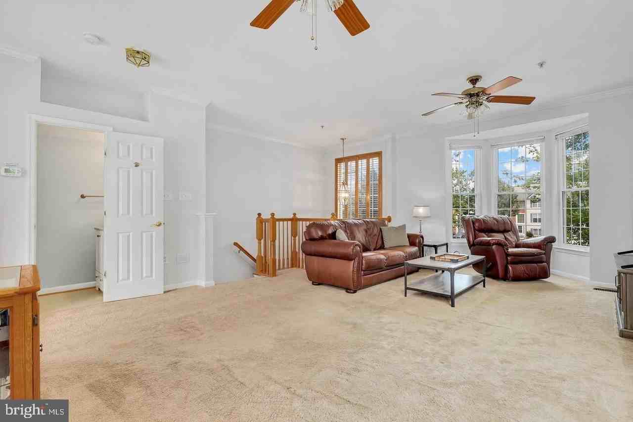 1942 Crossing Stone Ct - Photo 5 of 29