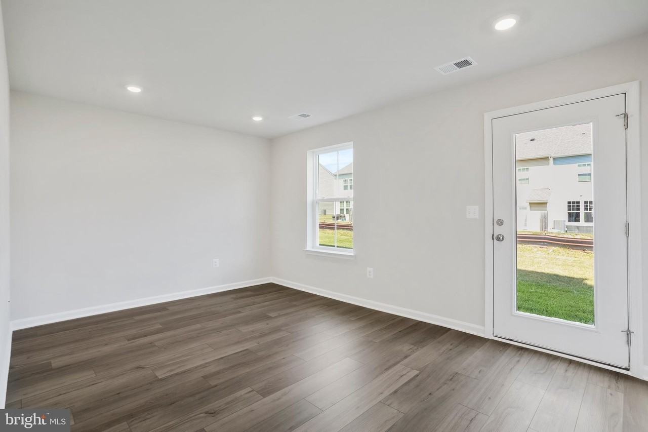 131 Kinkade Ct - Photo 2 of 29