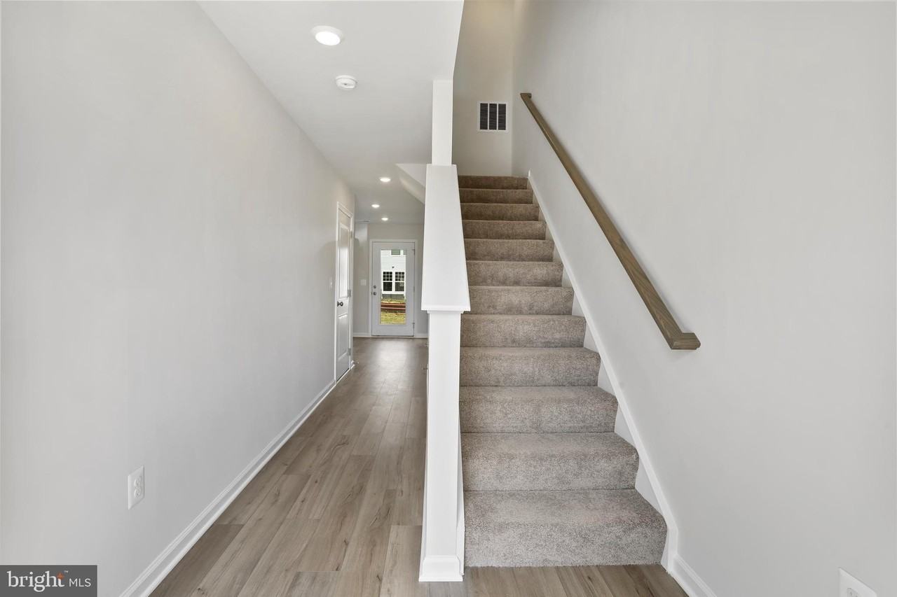 131 Kinkade Ct - Photo 5 of 29
